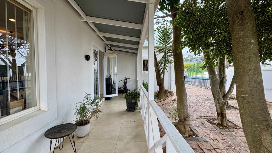 To Let 4 Bedroom Property for Rent in La Pastorale Western Cape
